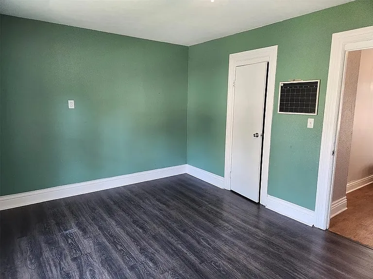 905 Walnut St — Photo 9