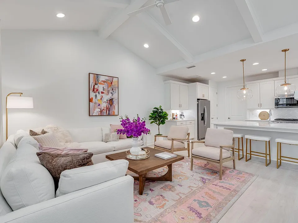 8986 Coral Reef Way