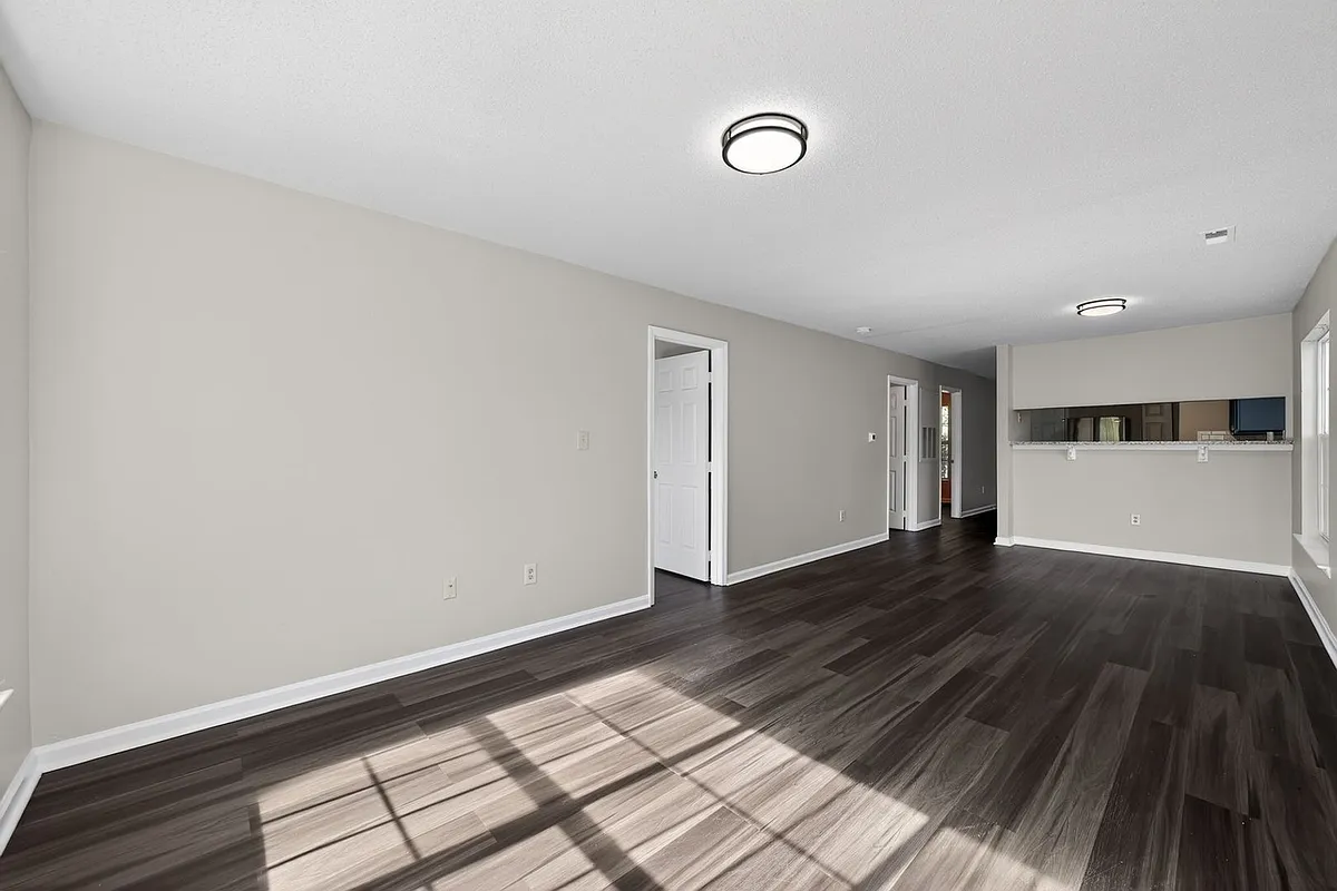 Building Photo - 4246 Villas Dr #704