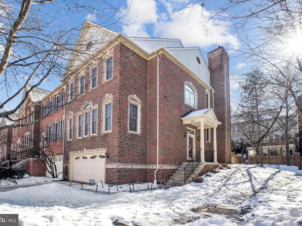 10461 Courtney Dr, Fairfax, VA 22030