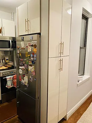 Rented by Bank Neary | media 72