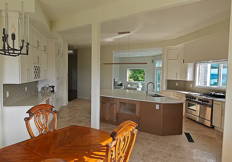 4522 Kennedy Rd NE — Photo 5