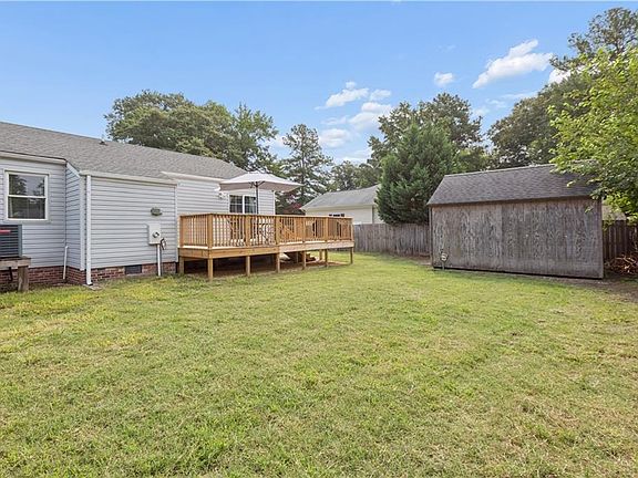 3rd image of 1553 Forest Cove Dr