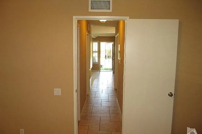 1779 E Avenida De Las Flores — Photo 15