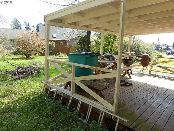 4th image of 9900 NE 61st St