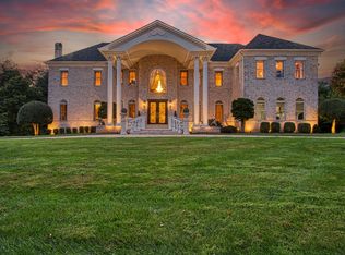 9811 Potomac Manors Dr, Potomac, MD 20854