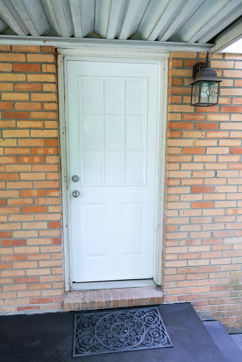 Photo 2 of 15 - 1037 N Justice St - Hendersonville, NC Building Photo - 1037 N Justice St