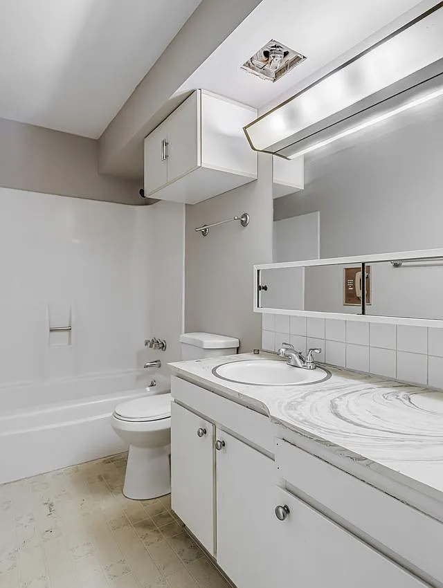 2331 East Market Street - Unit... — Photo 3