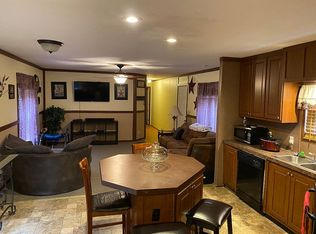 153 Riverine Dr, Winfield, WV 25213