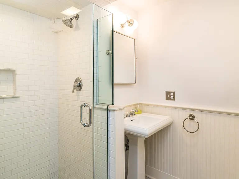 111 Montauk Hwy — Photo 15