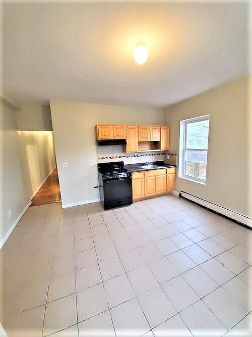 1st image of 161 S 10th St #3LA
