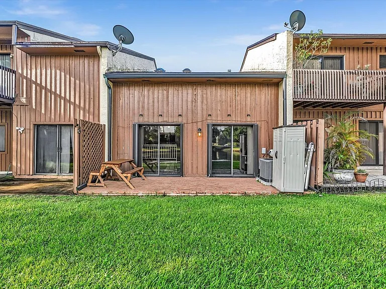 4182 S Pine Island Rd #TOWNHOUSE — Photo 9