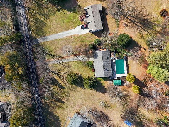5th image of 1609 Chandler Rd
