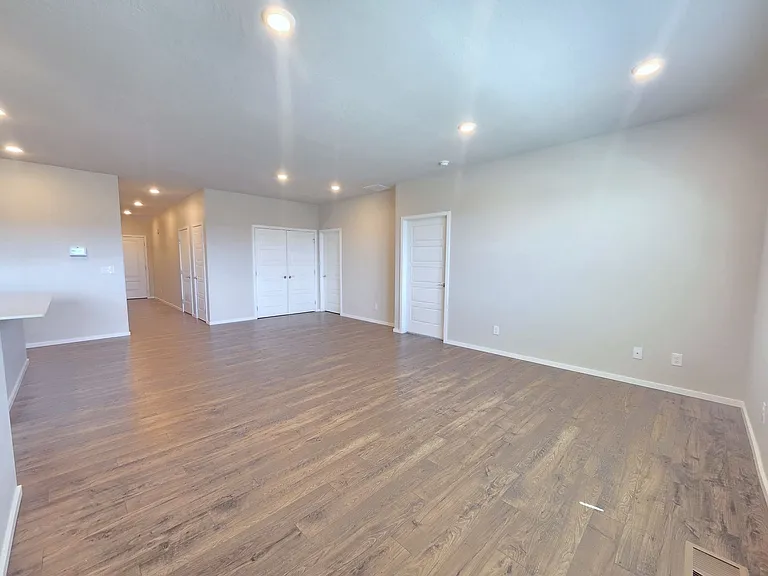 5428 E Bridgeport Ct — Photo 6