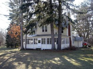 1034 State St, Saugatuck, MI 49453
