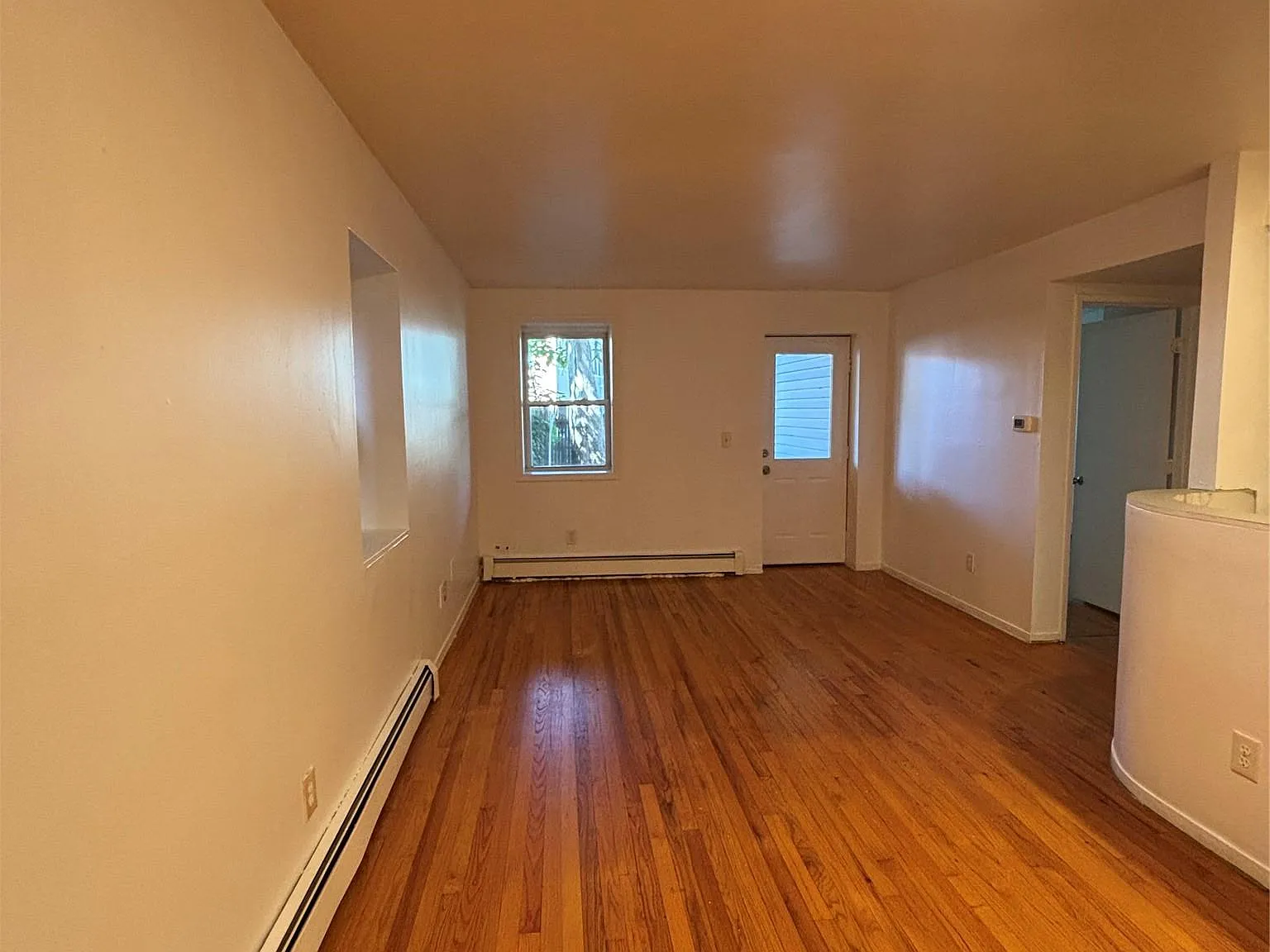 1 bed, 1.0 bath, 650 sqft, $1,600 — Photo 3