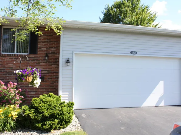 1523 Meadow Ln, Grand Haven, MI 49417
