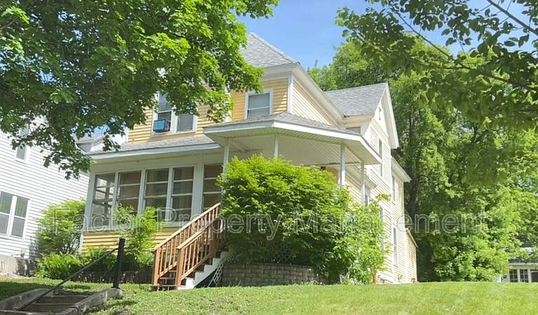 815 N 4th St — Photo 1
