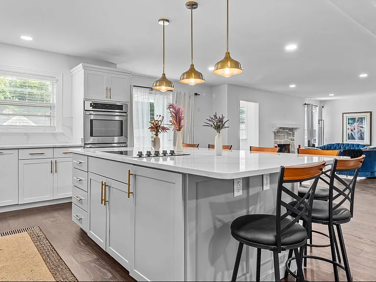 1020 W Matthews Ave — Photo 29