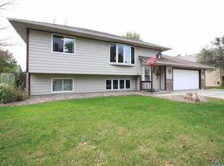 109 W Chicory Dr, Brandon, SD 57005