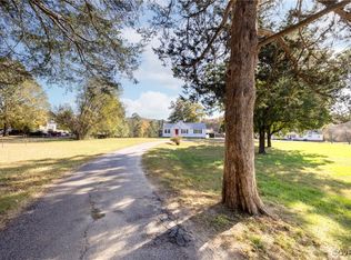 19503 Ahern Rd, Moseley, VA 23120