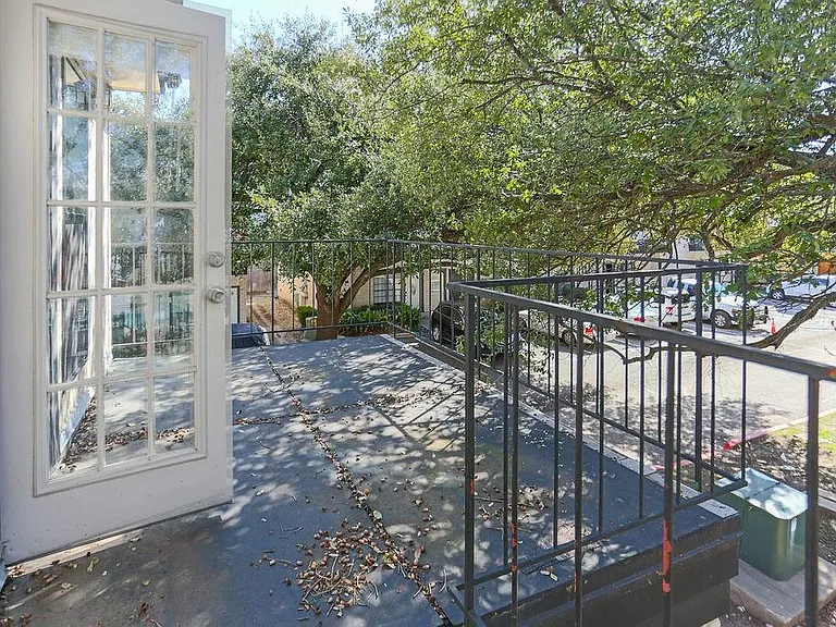 1307 Kinney Ave #122 — Photo 15
