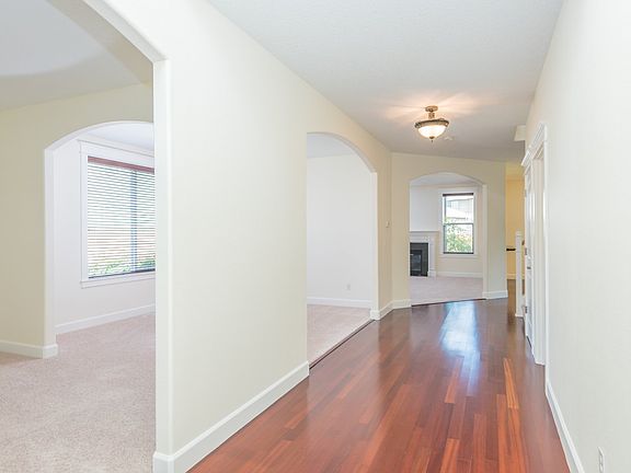 4th image of 9906 NE 103rd Cir