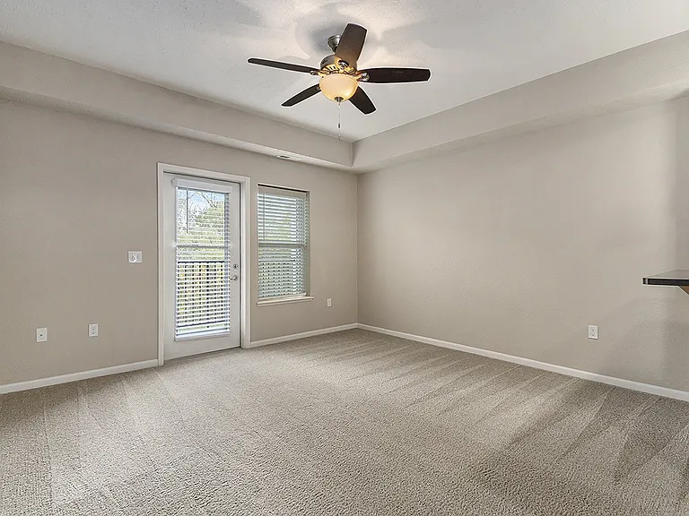 Lynbrook Apartments and Townhomes — Photo 12
