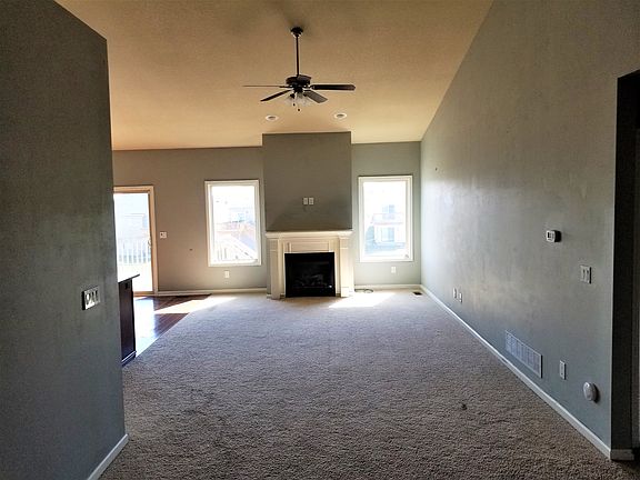 4th image of 1230 Bellflower Dr