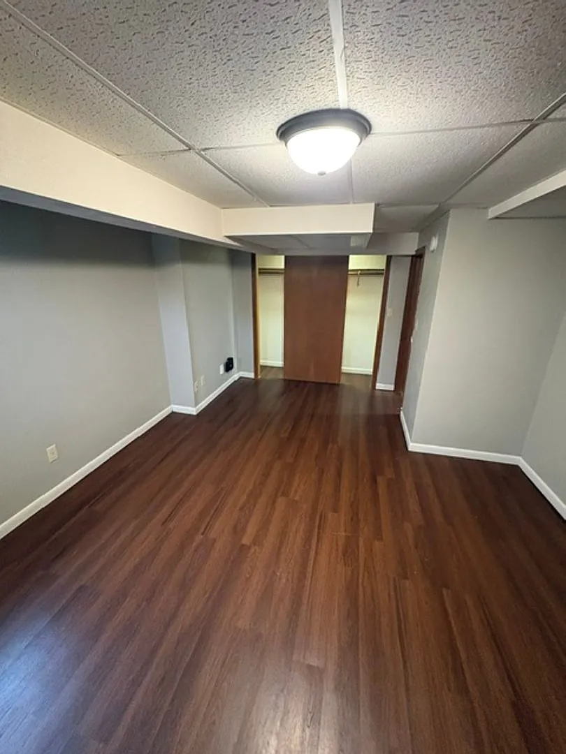 Knoxville Manor — Photo 4