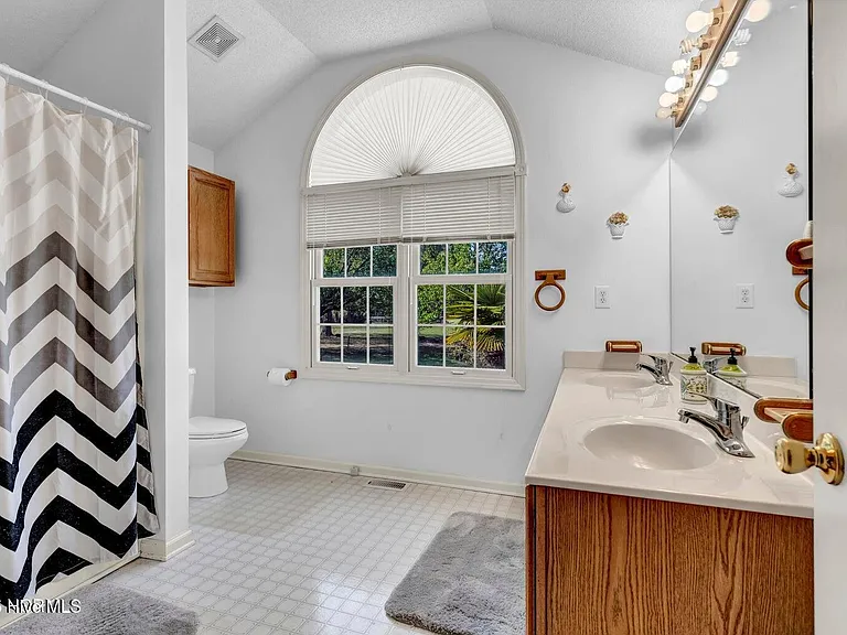 250 Quarter Horse Ln — Photo 4