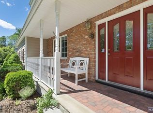 1 Bramble Way, Montvale, NJ 07645