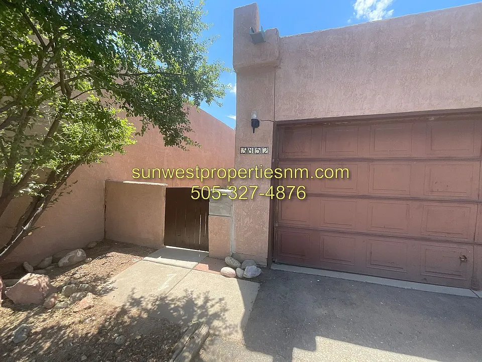 3852 N Butler Ave
