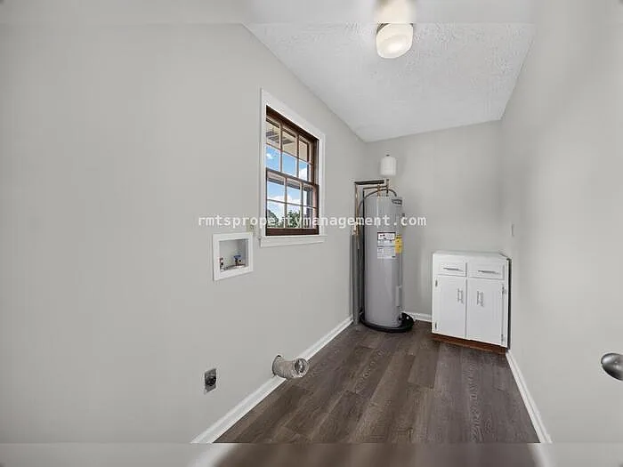 2591 Doc Hughes Rd — Photo 19