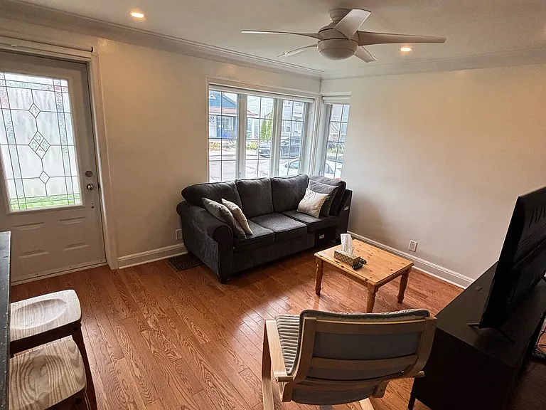 241 Bradley Ave — Photo 14