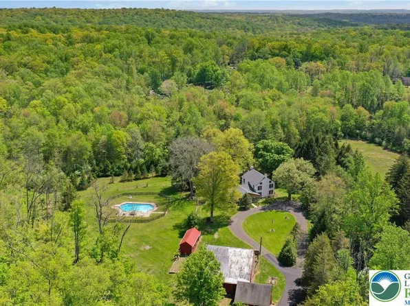 8043 Richlandtown Rd E, Quakertown, PA 18951