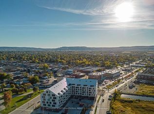 31 Huron St W #218, Collingwood, ON L9Y 1C4