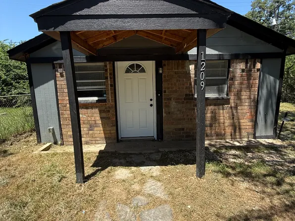 1209 Glenda Dr, Bedford, TX 76022