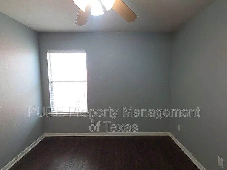 18401 Hees Ln — Photo 36