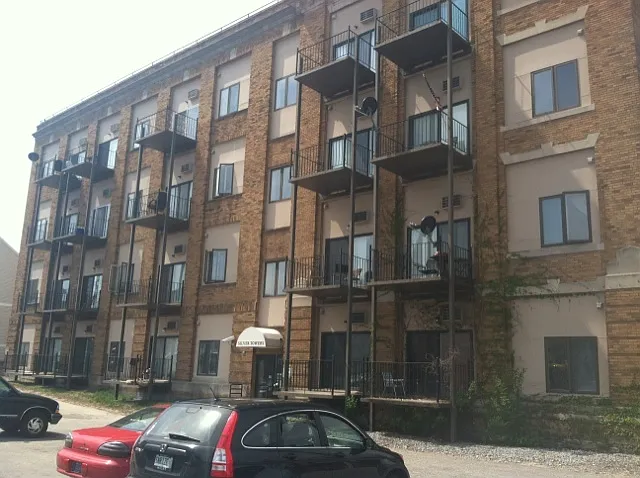 Silver Towers — Photo 9