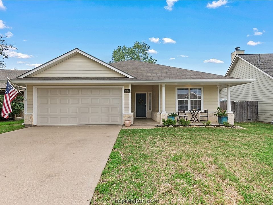 1st image of 925 Windmeadows Dr