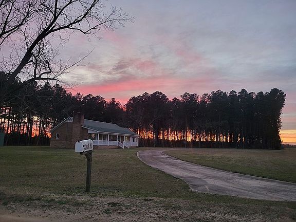 3rd image of 641 Mayhaw Rd