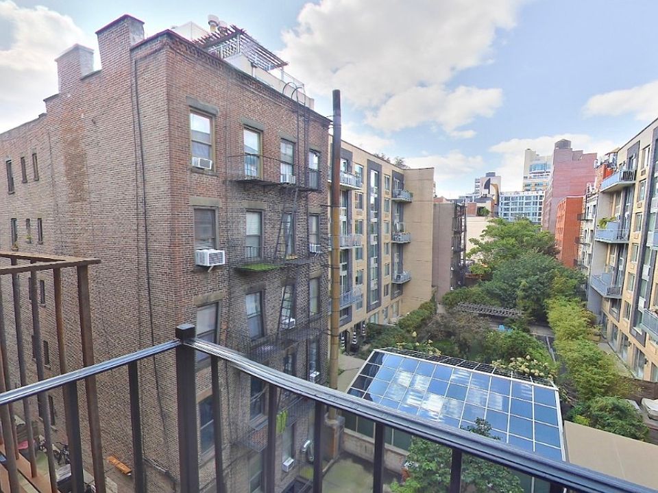 1st image of 697 10th Ave #4