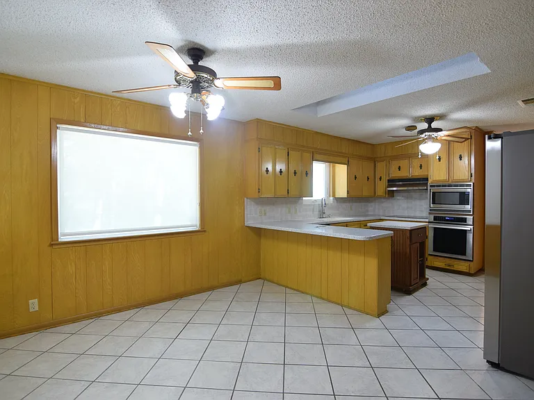 10920 Hartrick Bluff Rd — Photo 4