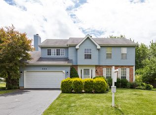 908 Horseshoe Ct, Carol Stream, IL 60188