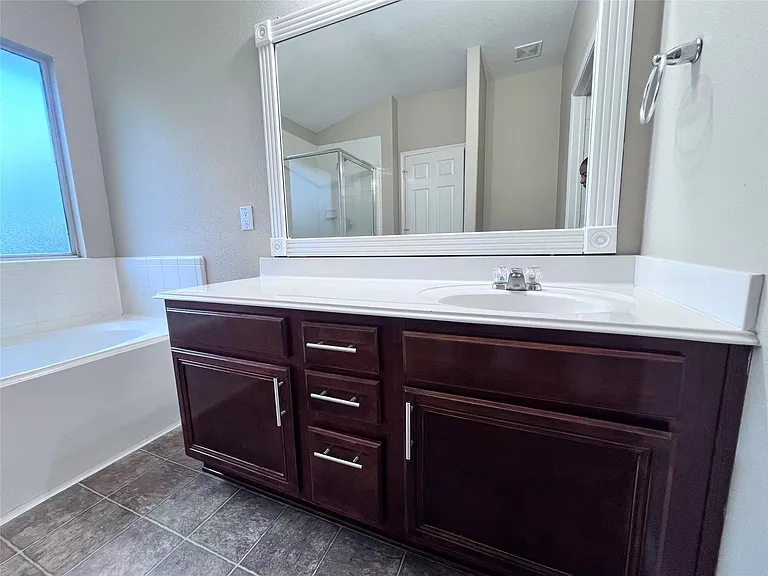 11750 Pinemeade Ln — Photo 33
