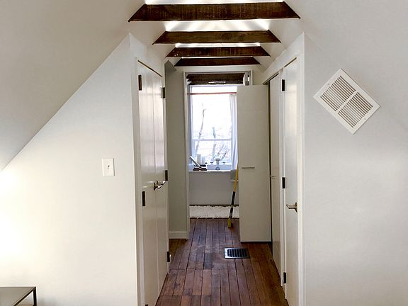 2nd image of 402 Montgall Ave
