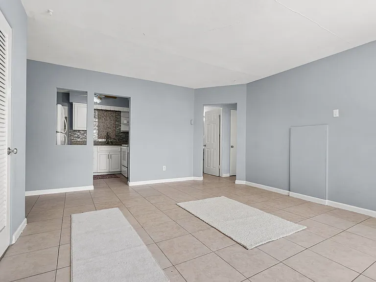 522 Florida Ave — Photo 5