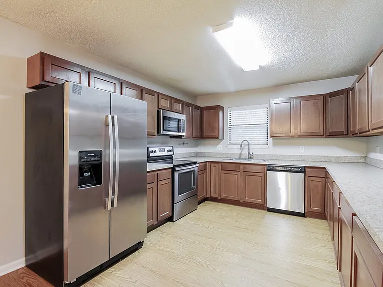 8442 Finwood Ave — Photo 7