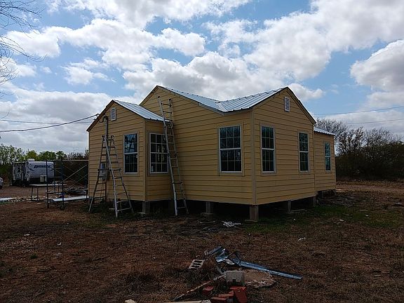 3rd image of 1434 W County Road 303